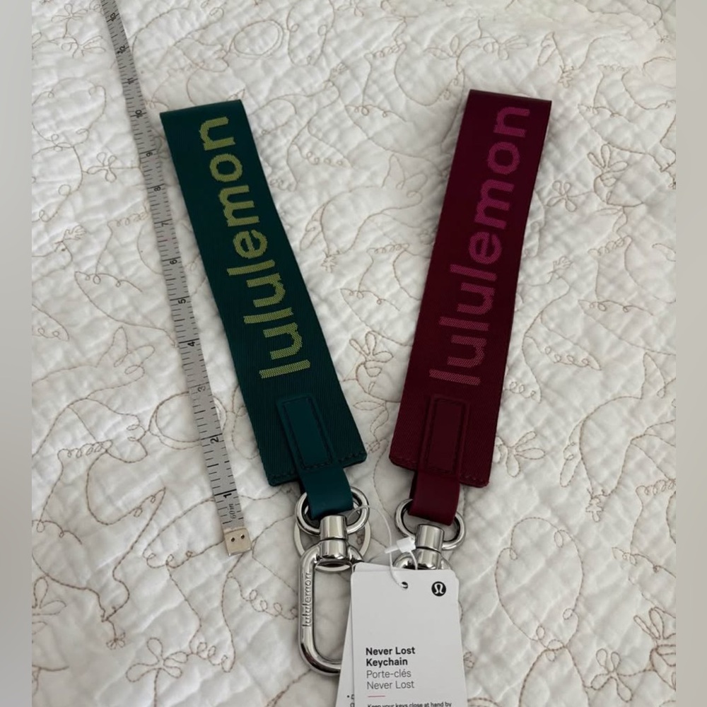 Lulemon Never Lost key rings